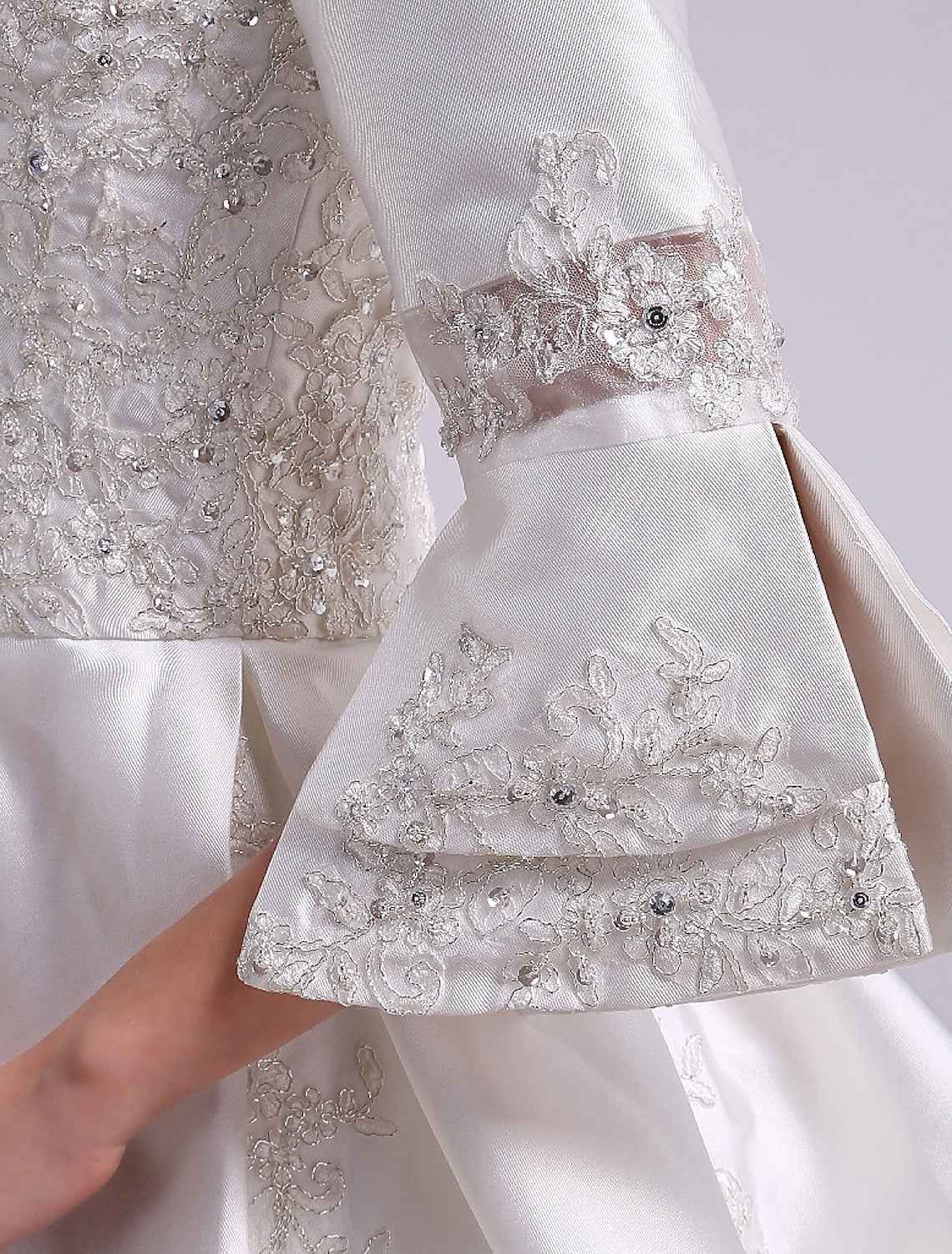 Hall Wedding Dresses A-Line Off Shoulder Long Sleeve Chapel Train Satin Bridal Gowns With Lace Beading