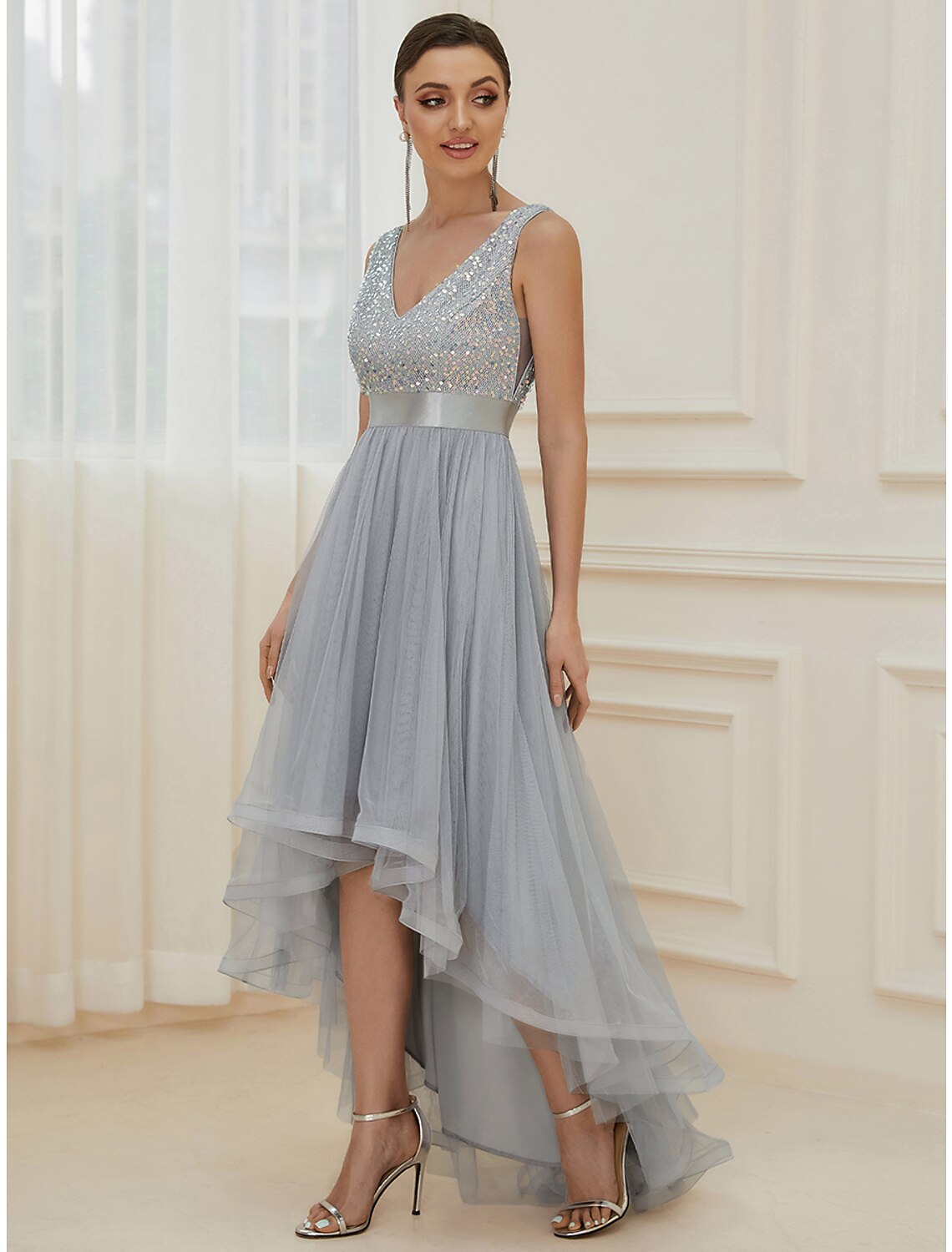 A-Line Bridesmaid Dress V Neck Sleeveless Elegant Asymmetrical Sequined with Sequin / Tier/ Sparkle & Shine