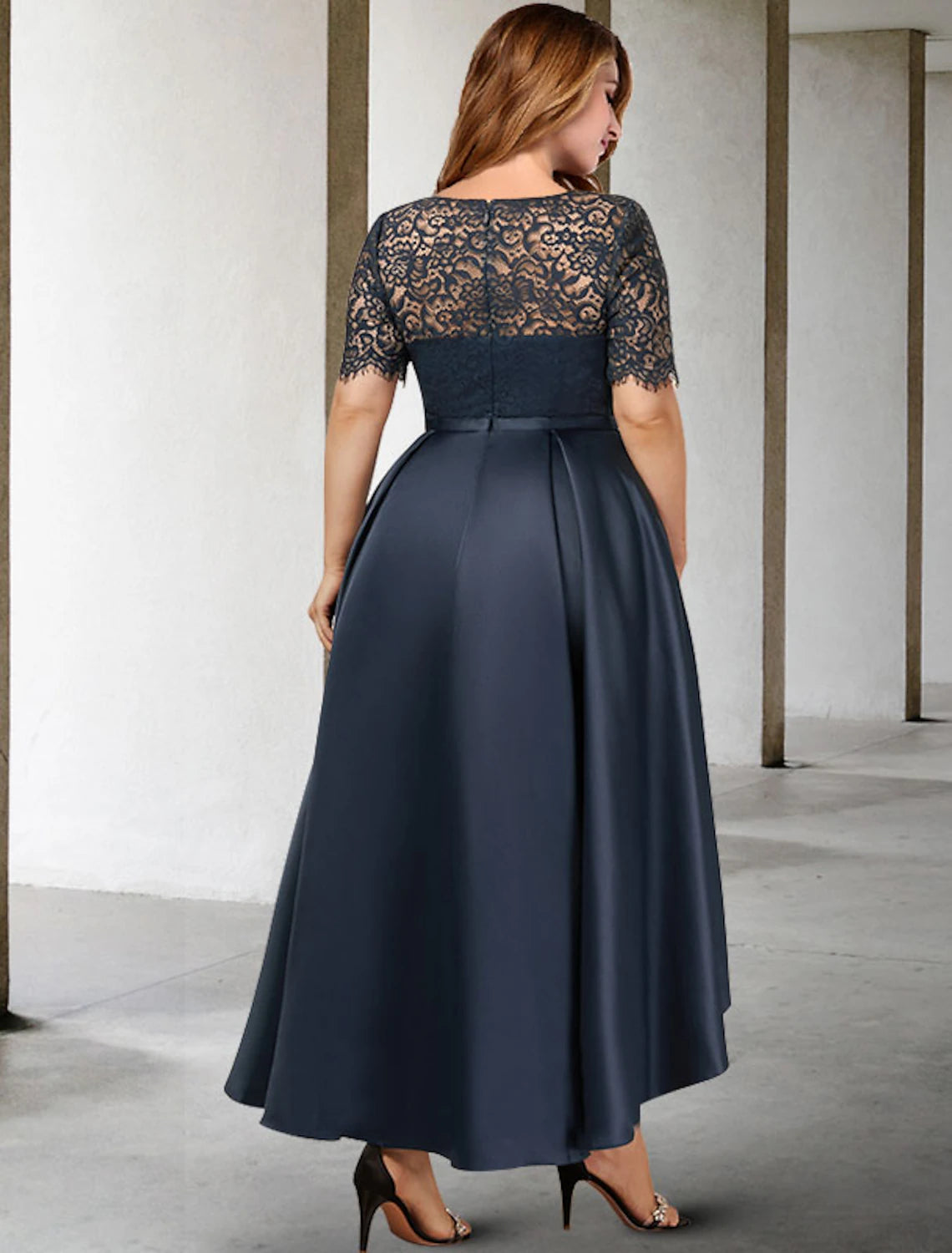 A-Line Plus Size Curve Mother of the Bride Dresses Elegant Dress Formal Asymmetrical Short Sleeve Jewel Neck Satin with Pleats
