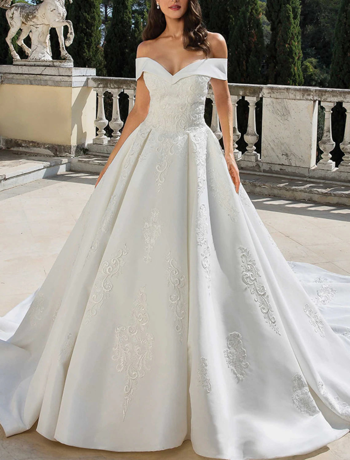 Engagement Formal Wedding Dresses Ball Gown Off Shoulder Cap Sleeve Chapel Train Satin Bridal Gowns With Solid Color