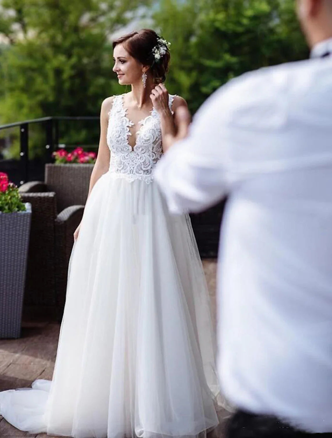 DingjiBeach Wedding Dresses A-Line V Neck Sleeveless Sweep / Brush Train Lace Bridal Gowns With Pleats Appliques