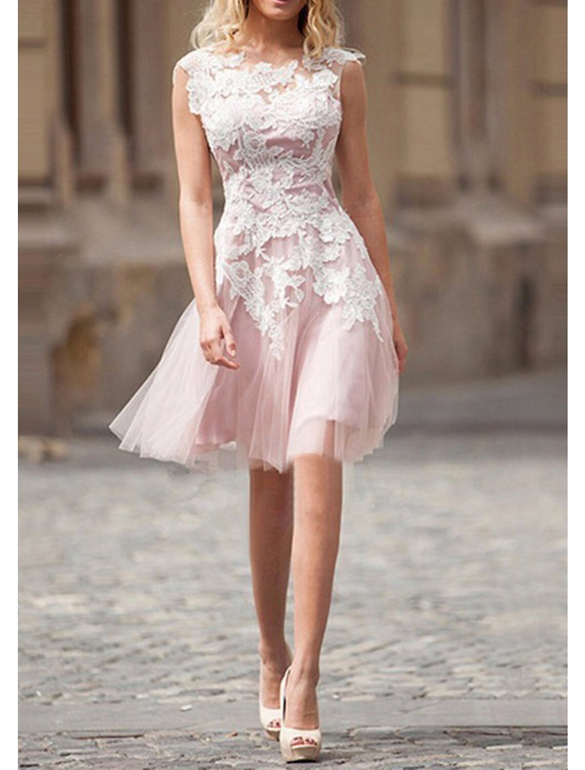 Tulle Bridesmaid Dress A-Line/Princess Bateau Knee-Length With Appliqued