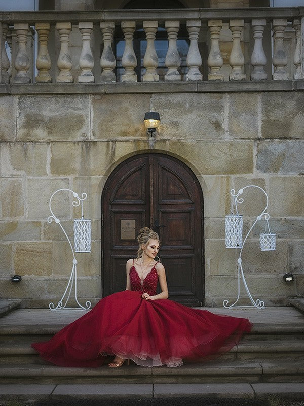 Ball Gown Tulle Spaghetti Straps Applique Sweep/Brush Train Sleeveless Dresses