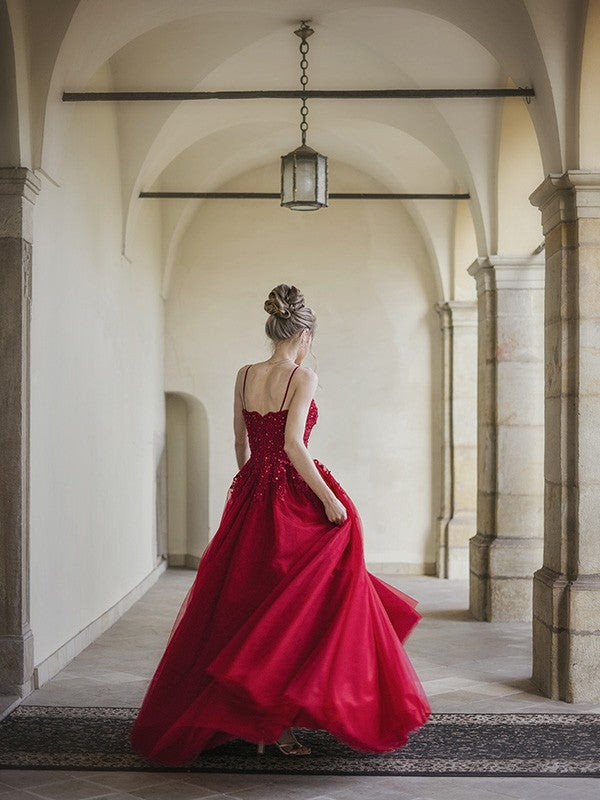 Ball Gown Tulle Spaghetti Straps Applique Sweep/Brush Train Sleeveless Dresses