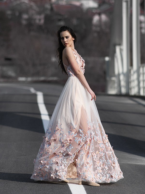 A-Line/Princess Tulle Floor-Length V-neck Sleeveless Applique Dresses