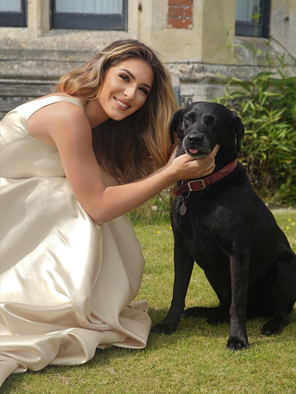 A-Line/Princess Satin Beading V-neck Sleeveless Sweep/Brush Train Dresses