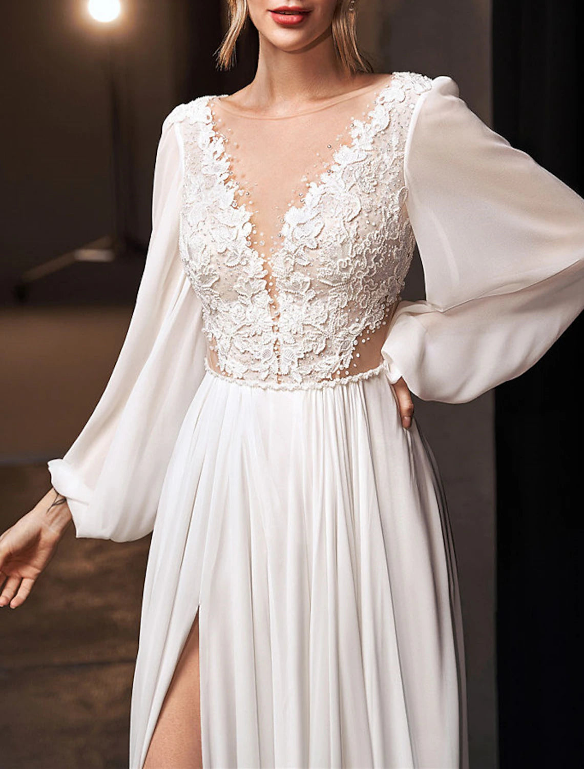 Beach Boho Wedding Dresses A-Line V Neck Long Sleeve Court Train Chiffon Bridal Gowns With Appliques Split Front