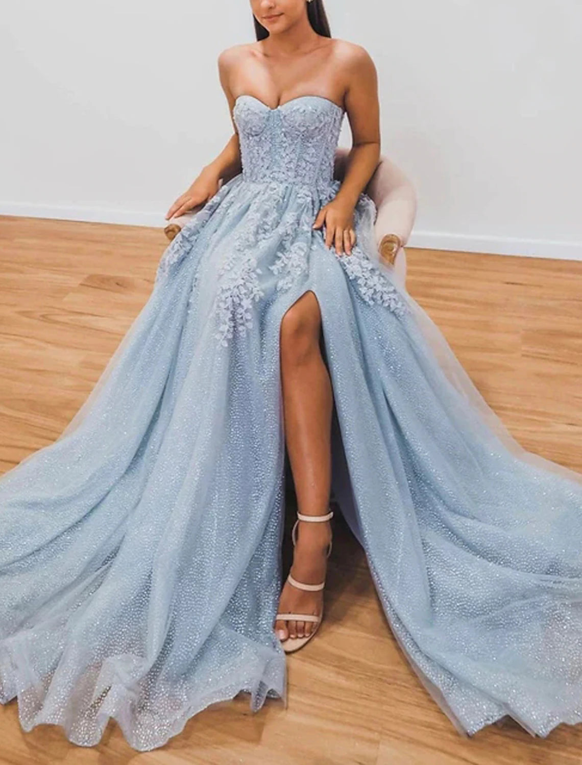 A-Line Evening Gown Sparkle & Shine Dress Formal Wedding Guest Court Train Sleeveless Sweetheart Tulle with Beading Slit Appliques
