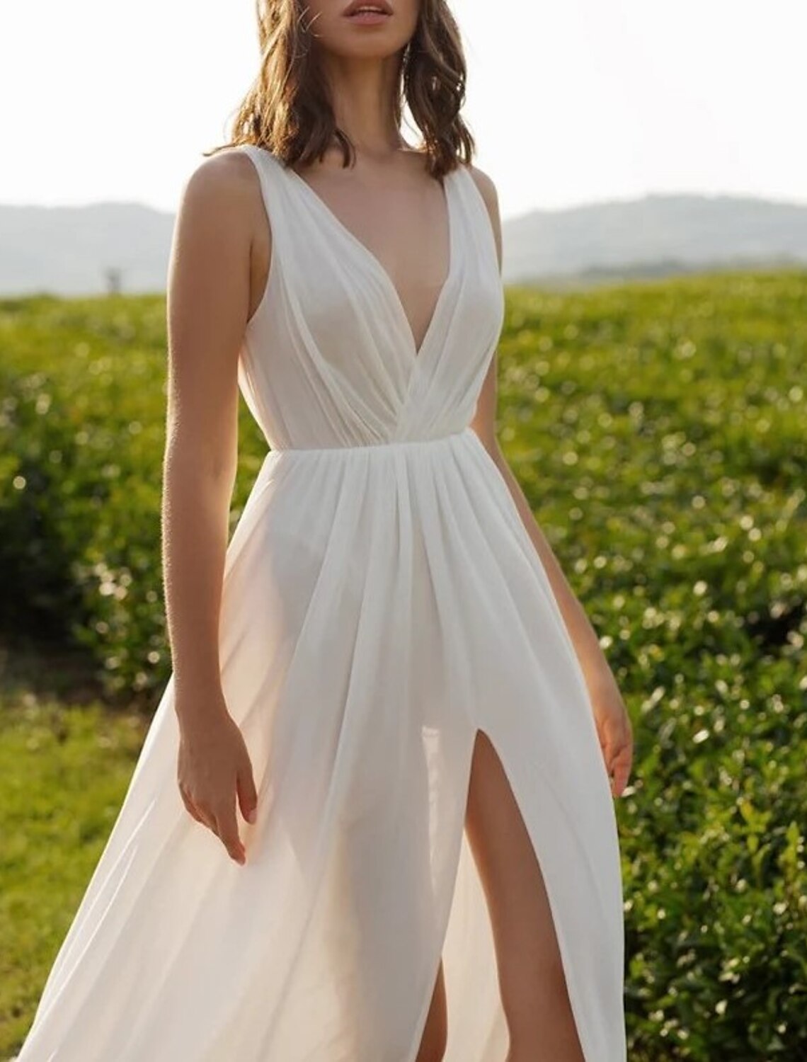 Reception Sexy Casual Wedding Dresses A-Line V Neck Sleeveless Court Train Chiffon Bridal Gowns With Split Front Solid Color 2023 Summer Wedding Party