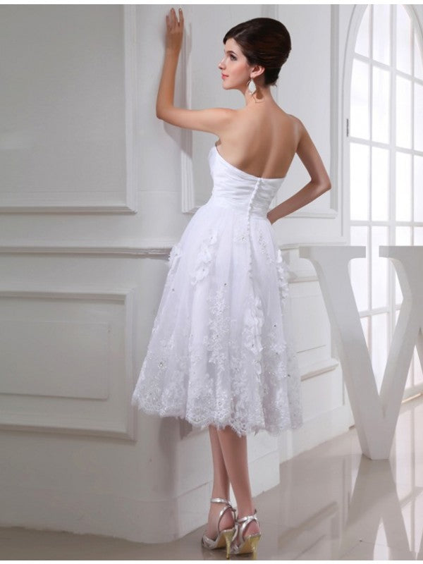 A-Line/Princess Beading Sweetheart Sleeveless Organza Applique Taffeta Wedding Dresses
