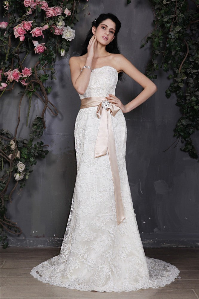 Sheath/Column Strapless Sleeveless Sash Long Lace Wedding Dresses