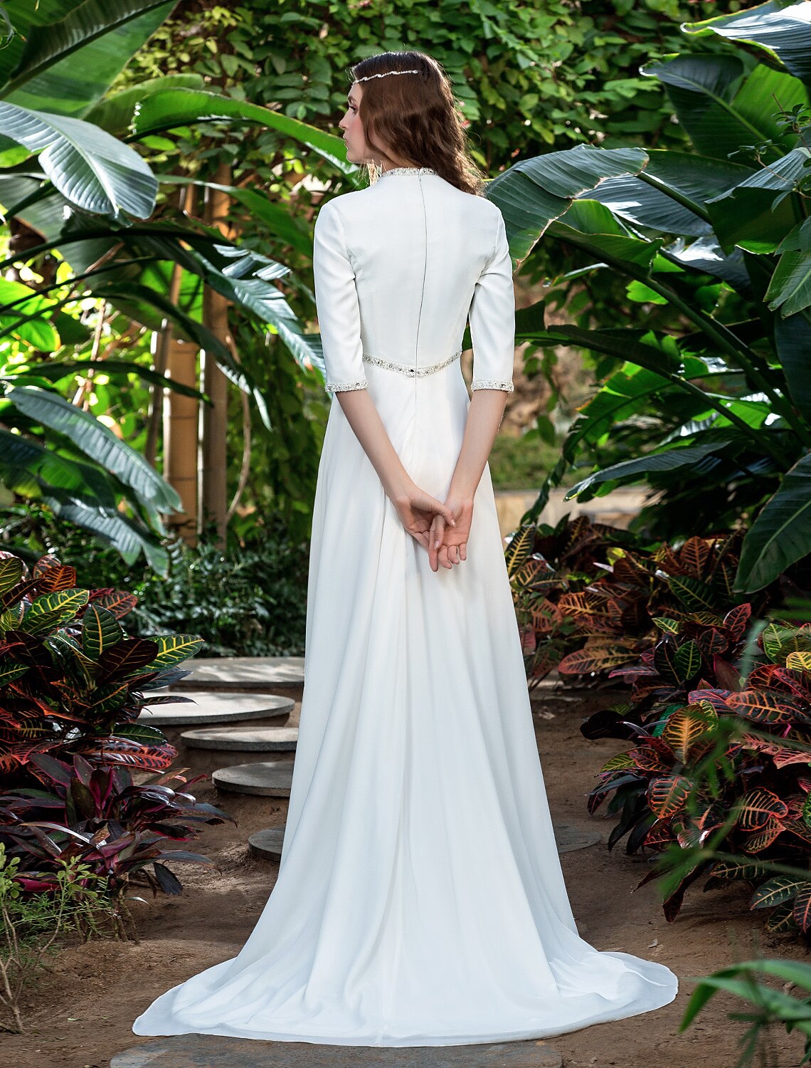 Beach Wedding Dresses Sheath / Column V Neck Half Sleeve Court Train Georgette Bridal Gowns With Beading