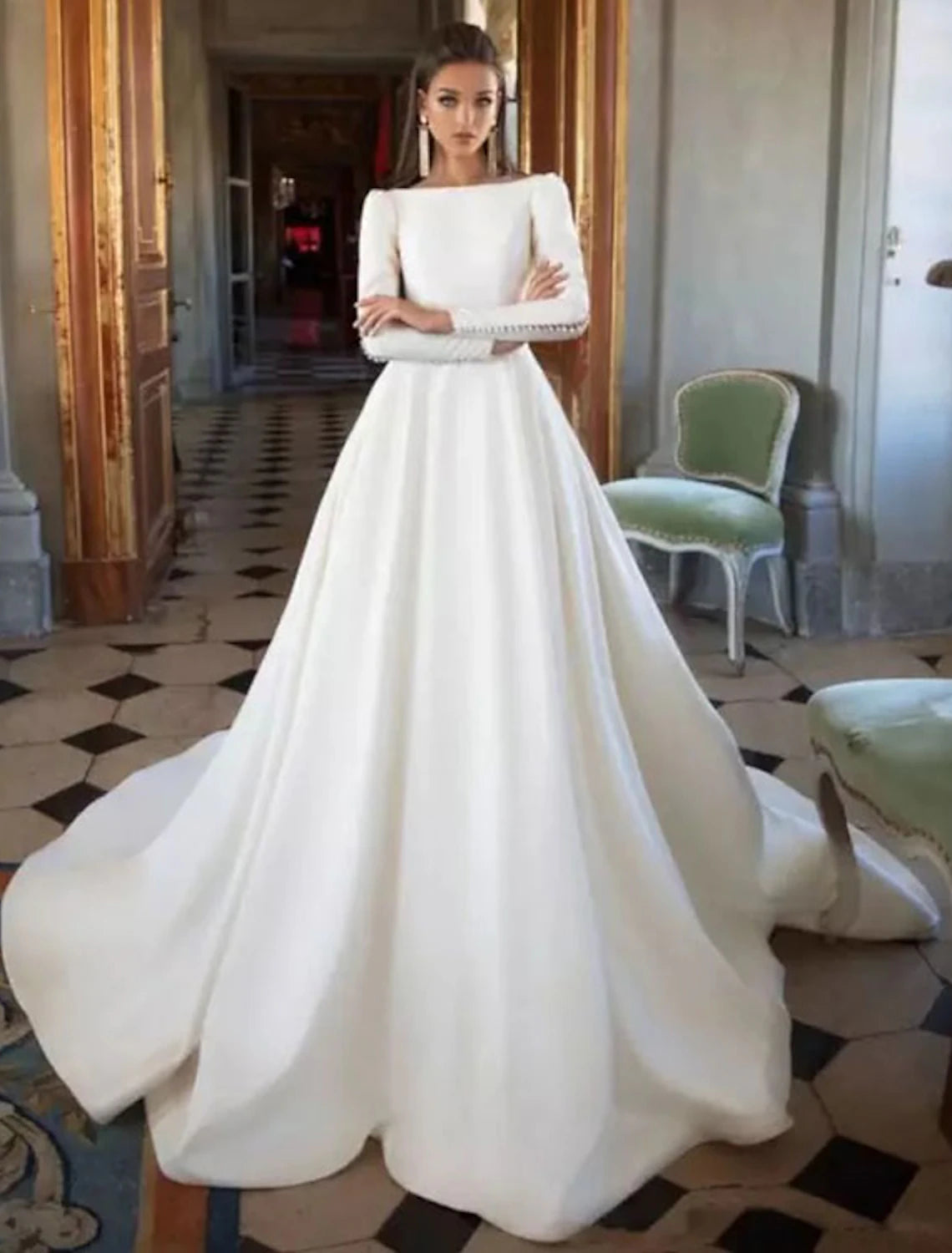 Formal Fall Wedding Dresses Ball Gown Scoop Neck Long Sleeve Court Train Satin Bridal Gowns With Buttons Pleats 2023 Summer Wedding Party,