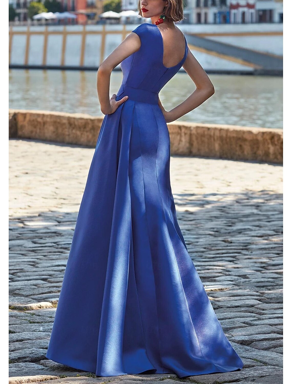 A-Line Evening Gown Elegant Dress Formal Floor Length Sleeveless V Neck Satin with Slit