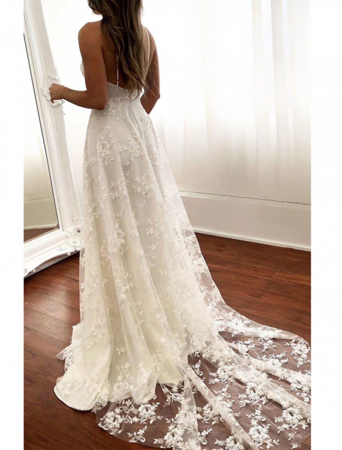 Beach Boho Wedding Dresses A-Line Sweetheart Camisole Spaghetti Strap Court Train Lace Bridal Gowns With Appliques Split Front