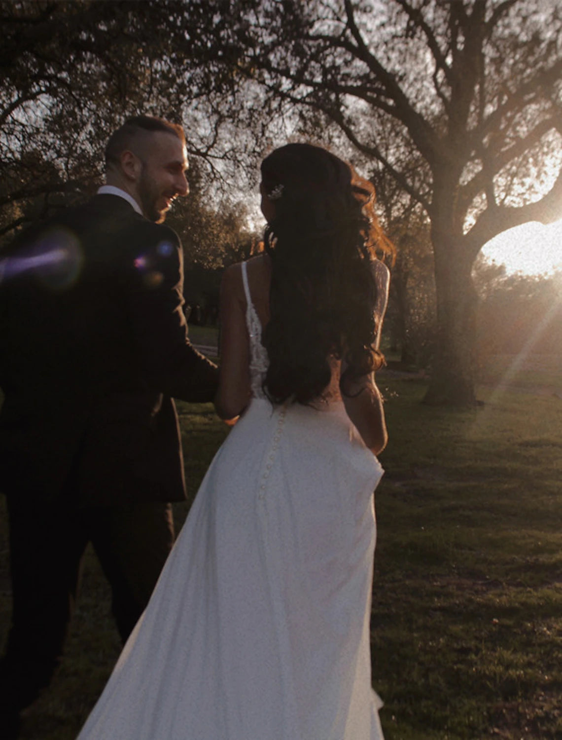 Beach Open Back Boho Wedding Dresses A-Line Camisole V Neck Spaghetti Strap Chapel Train Chiffon Bridal Gowns With Appliques Solid Color 2023 Summer Wedding Party