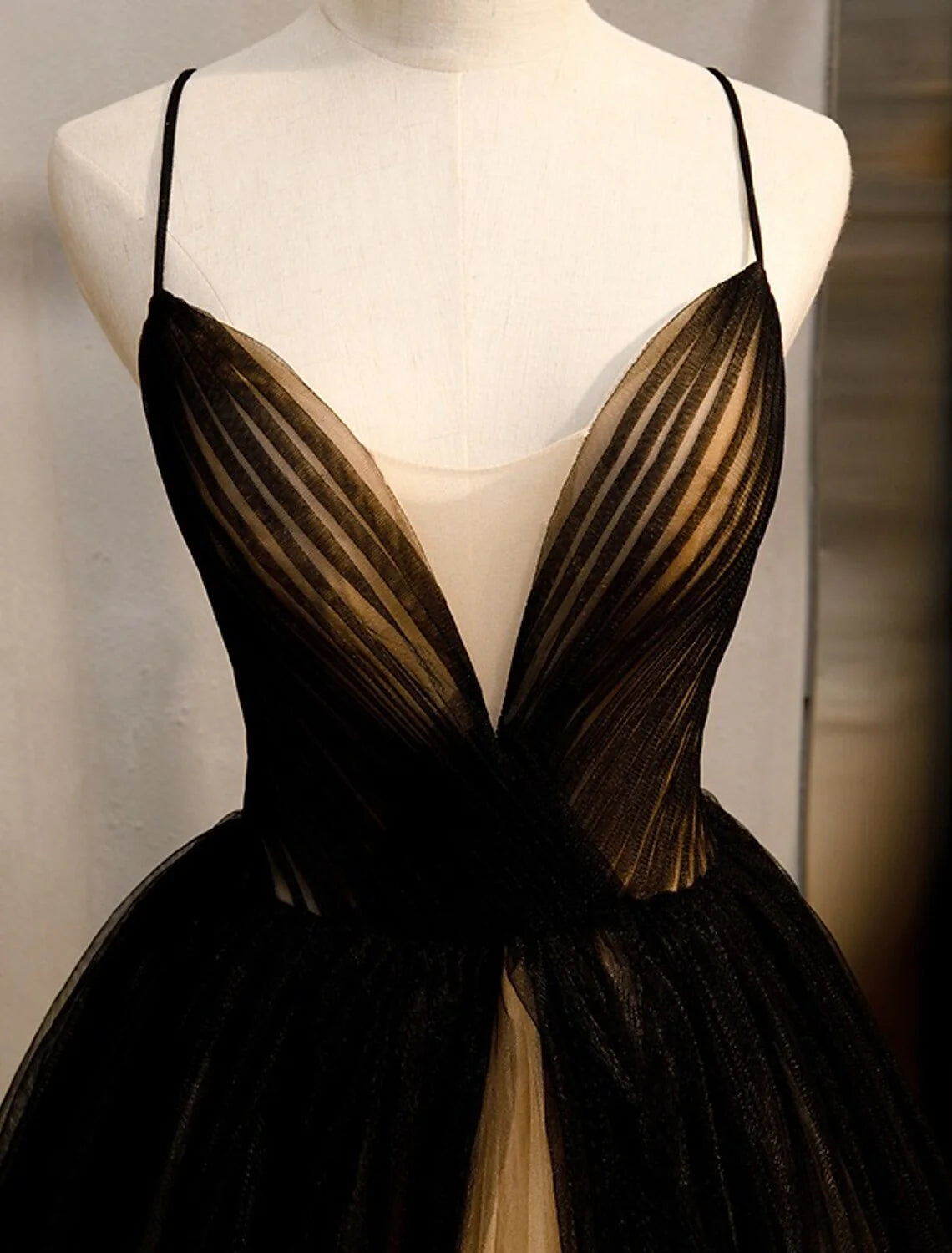 DingjiA-Line Evening Gown Color Block Dress Engagement Formal Evening Sweep / Brush Train Sleeveless V Neck Wednesday Addams Family Tulle Crisscross Back with Pleats