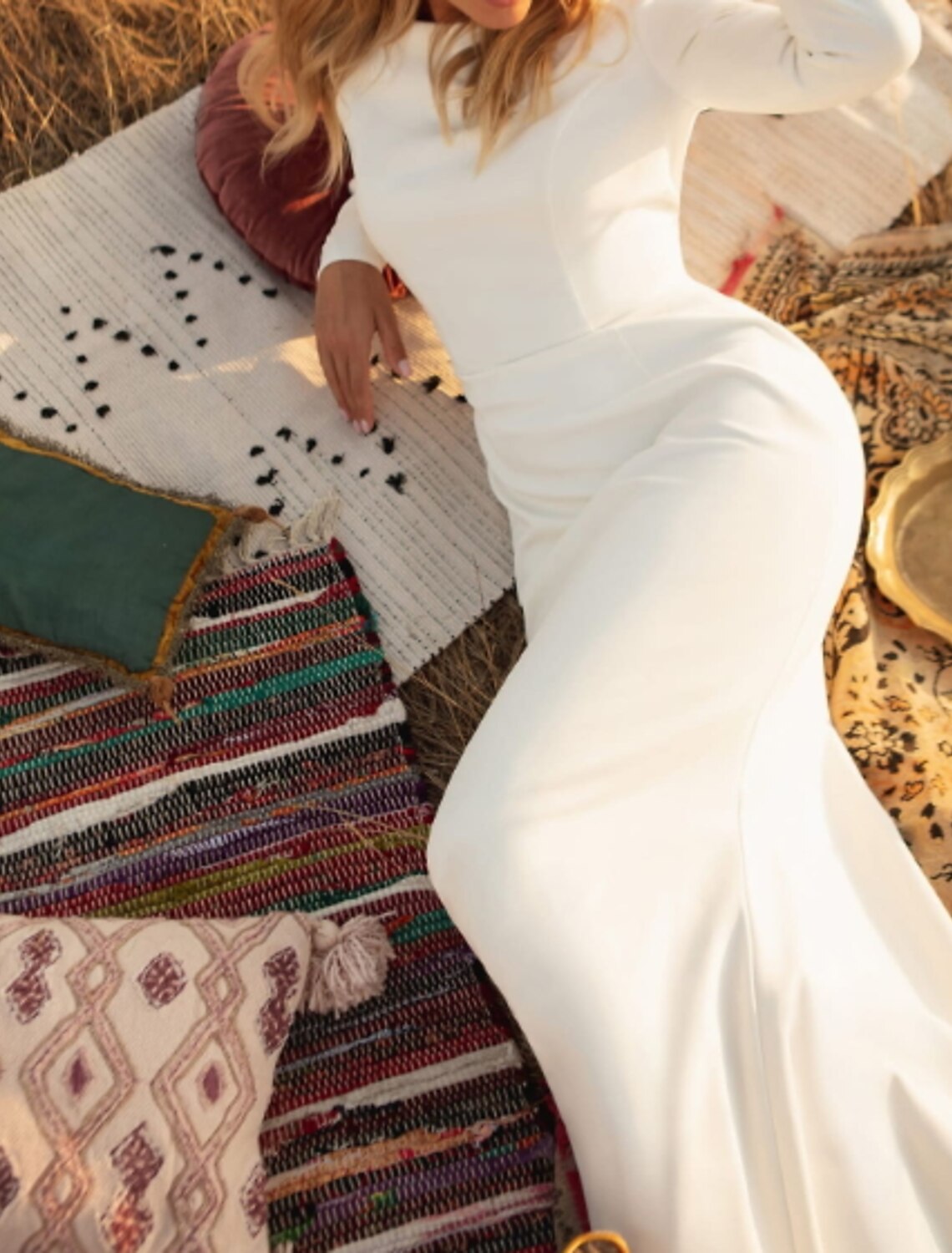 Hall Open Back Casual Wedding Dresses Mermaid / Trumpet Off Shoulder Long Sleeve Chapel Train Satin Bridal Gowns With Buttons Solid Color