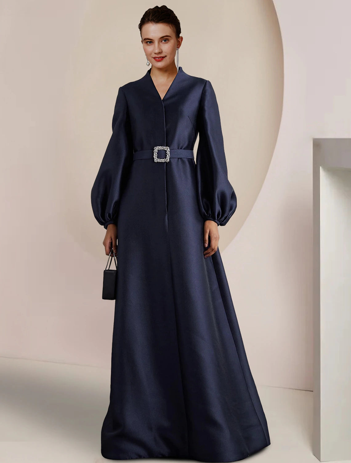 A-Line Mother of the Bride Dress Wedding Guest Elegant Party V Neck Floor Length Satin Long Sleeve with Pearls Crystal Brooch