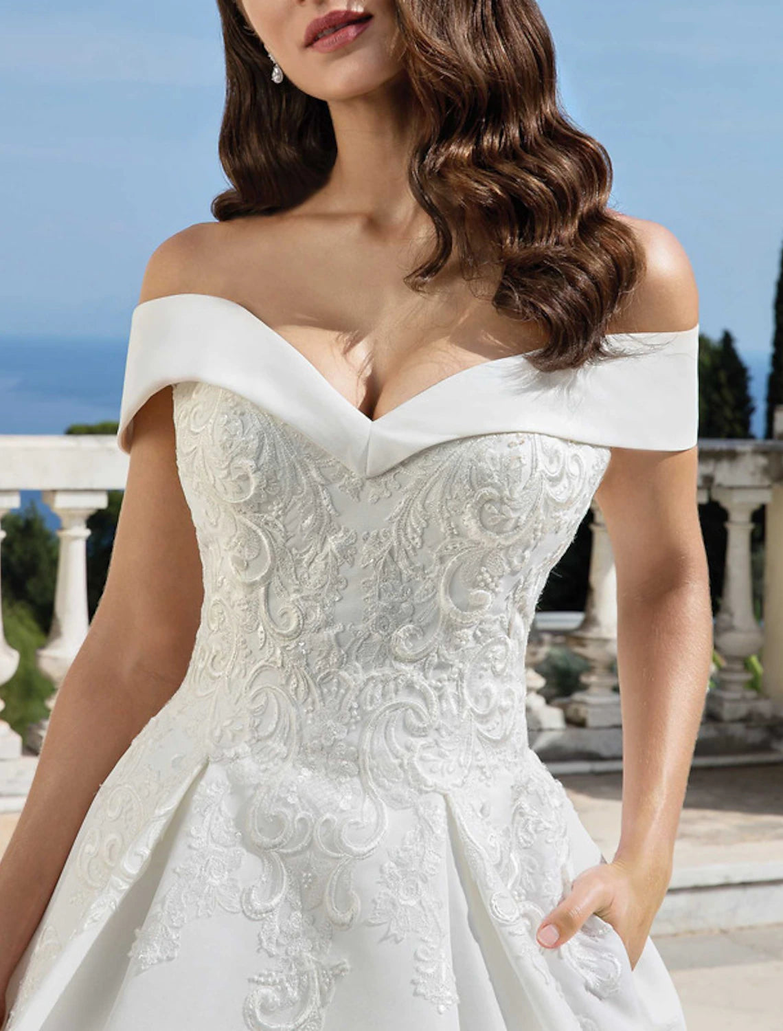 Engagement Formal Wedding Dresses Ball Gown Off Shoulder Cap Sleeve Chapel Train Satin Bridal Gowns With Solid Color