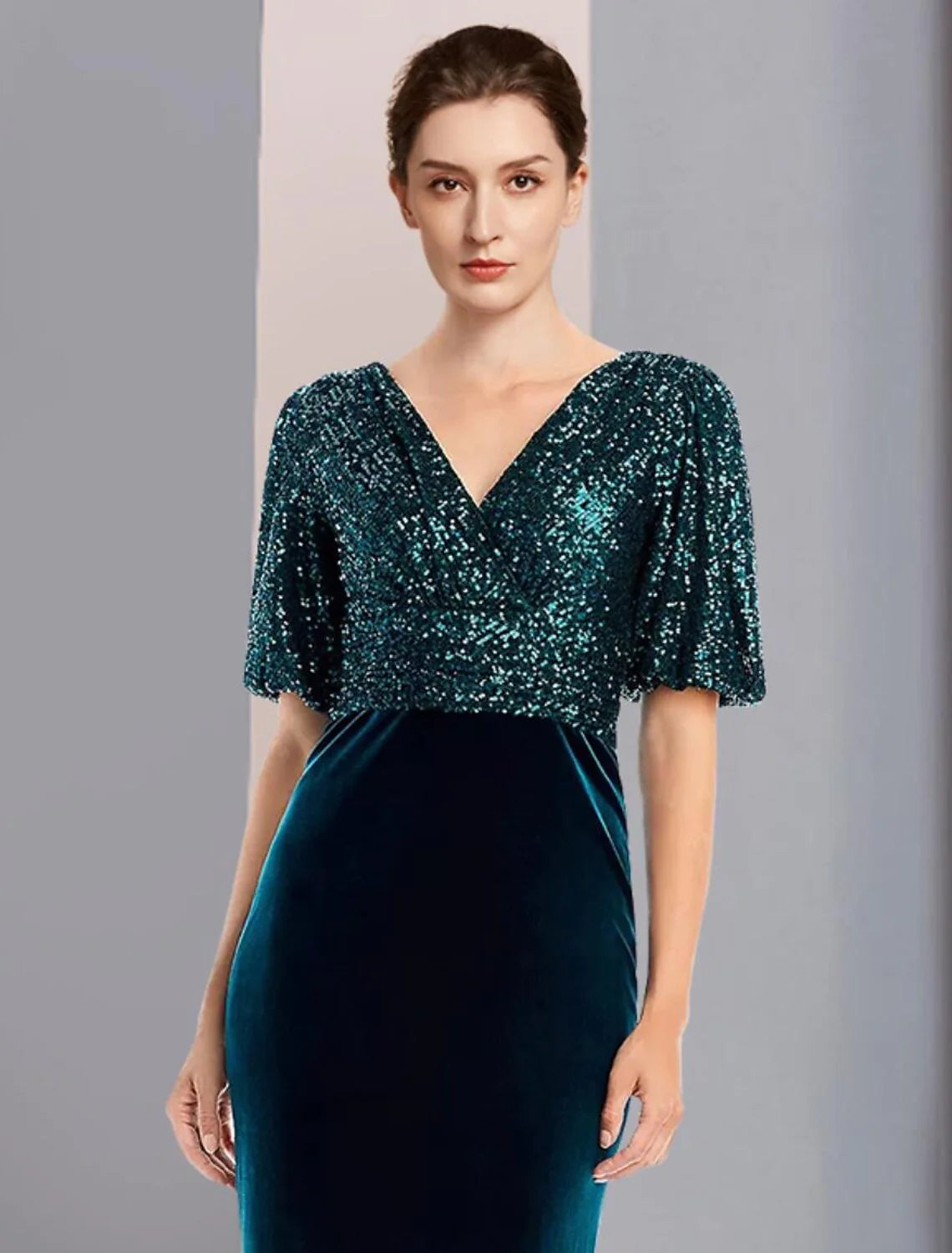Sheath / Column Mother of the Bride Dress Formal Wedding Guest Elegant Vintage V Neck Sweep / Brush Train Sequined Velvet Half Sleeve with Color Block