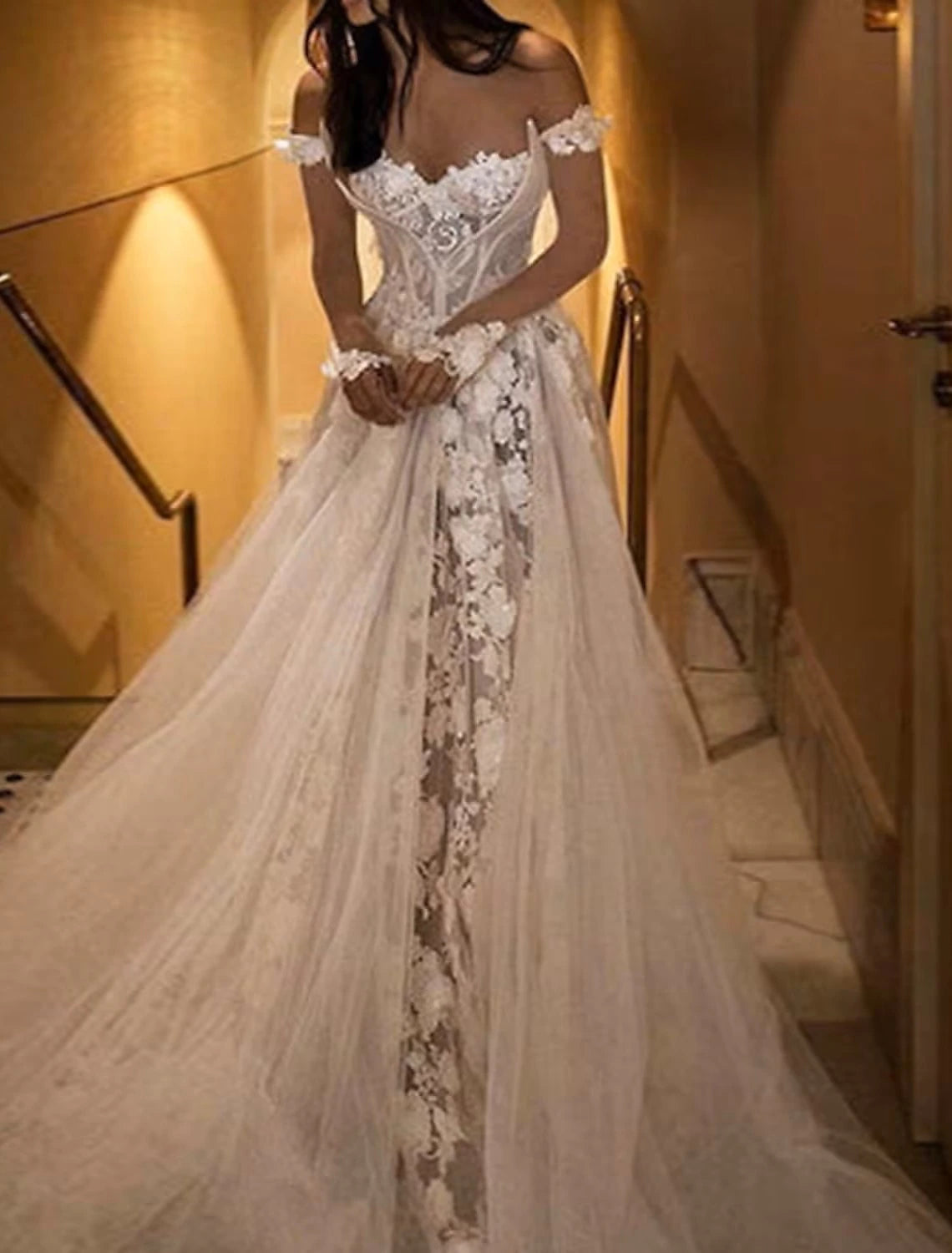 Engagement Formal Wedding Dresses A-Line Off Shoulder Cap Sleeve Court Train Bridal Gowns With Appliques