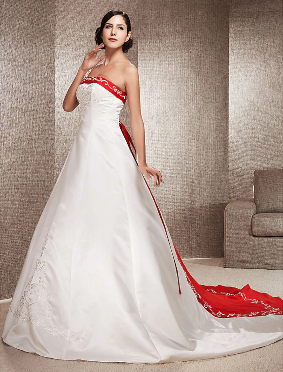 DingjiOpen Back Wedding Dresses Sweep / Brush Train Ball Gown Strapless Strapless Satin With Embroidery Appliques