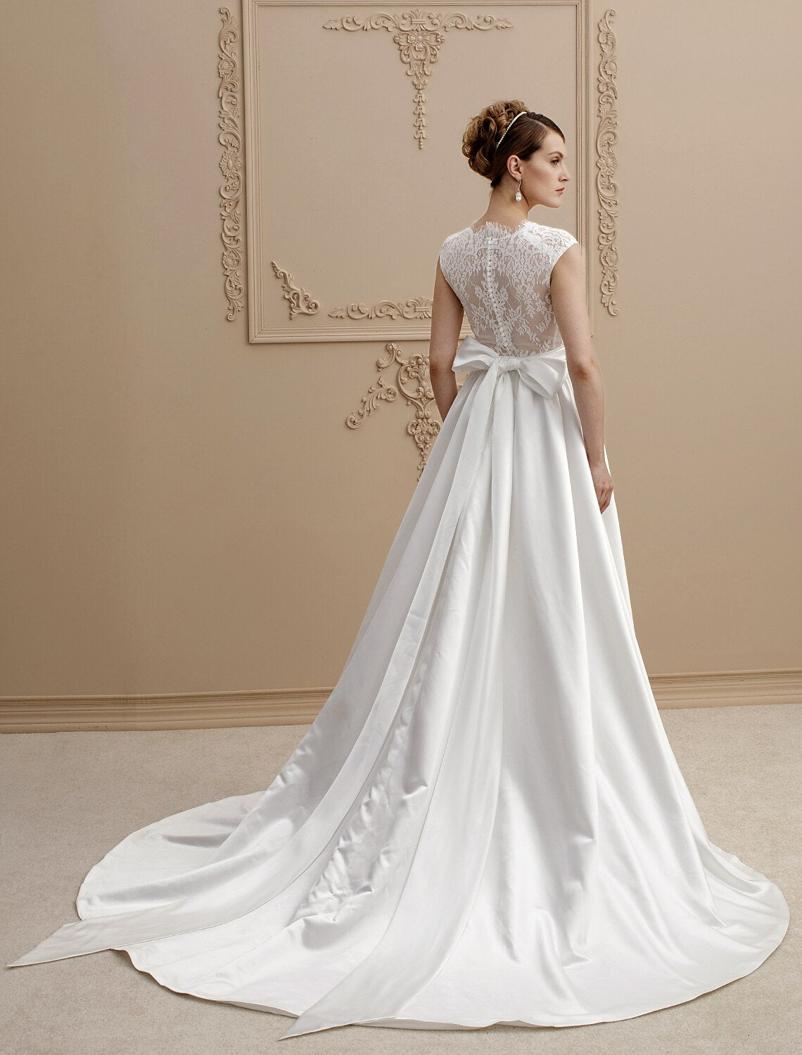 Wedding Dresses A-Line V Neck Cap Sleeve Court Train Lace Over Satin Bridal Gowns With Sashes / Ribbons Bow(s)