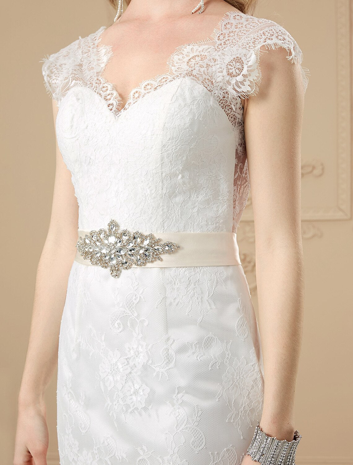 Wedding Dresses Mermaid / Trumpet V Neck Cap Sleeve Court Train All Over Lace Bridal Gowns With Crystals Beading