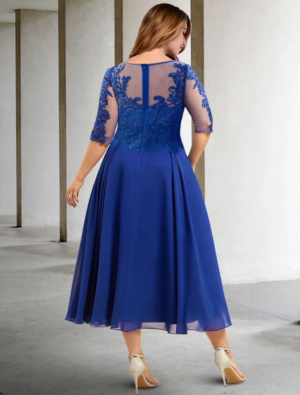 A-Line Plus Size Curve Mother of the Bride Dresses Elegant Dress Formal Wedding Guest Tea Length Half Sleeve Jewel Neck Chiffon with Pleats Sequin Appliques
