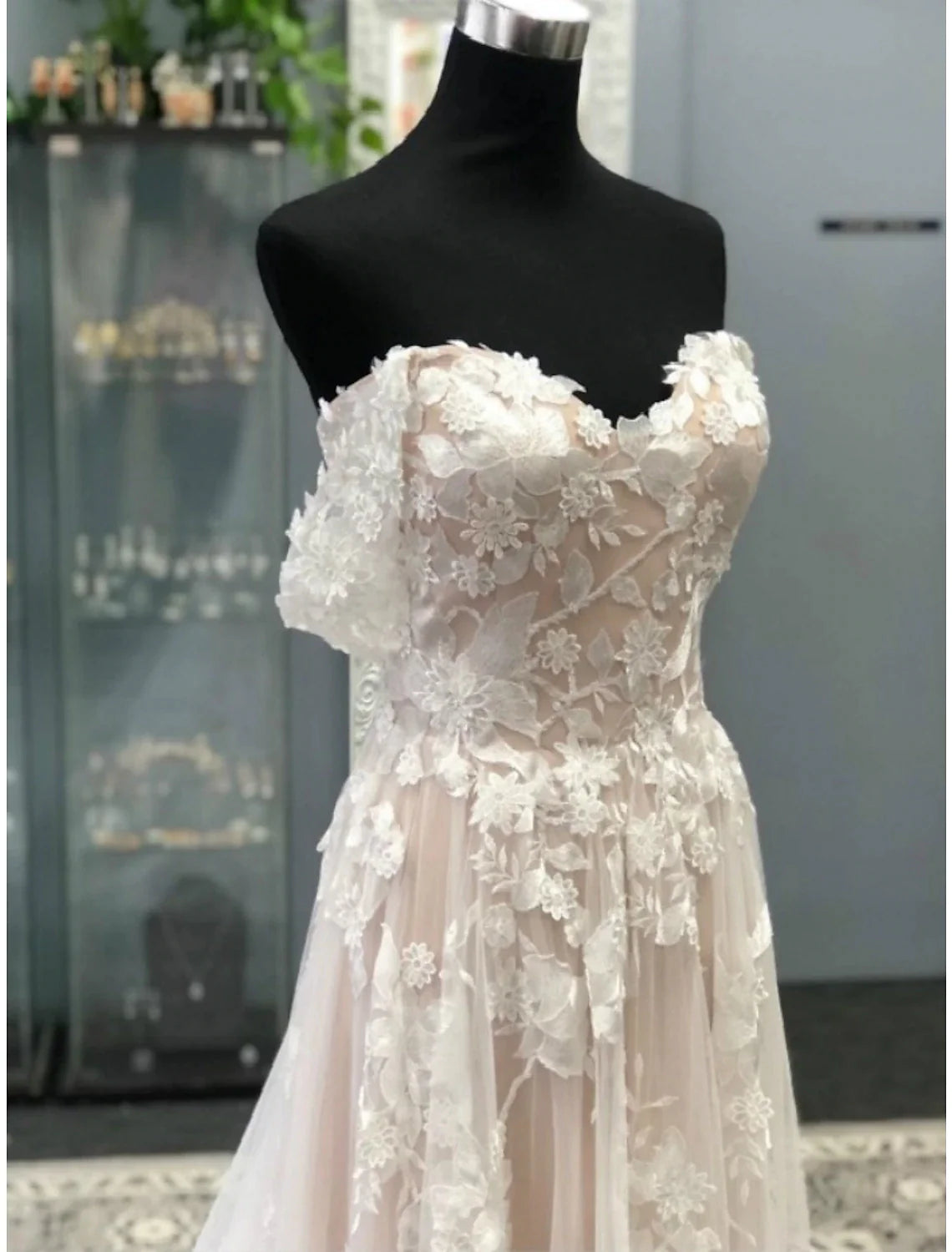 DingjiBeach Formal Wedding Dresses A-Line Sweetheart Short Sleeve Court Train Lace Bridal Gowns With Pleats Appliques