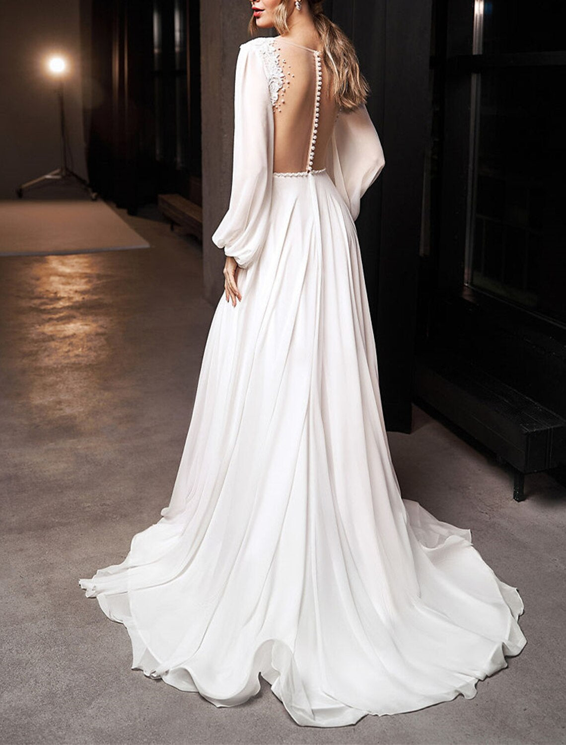 Beach Boho Wedding Dresses A-Line V Neck Long Sleeve Court Train Chiffon Bridal Gowns With Appliques Split Front