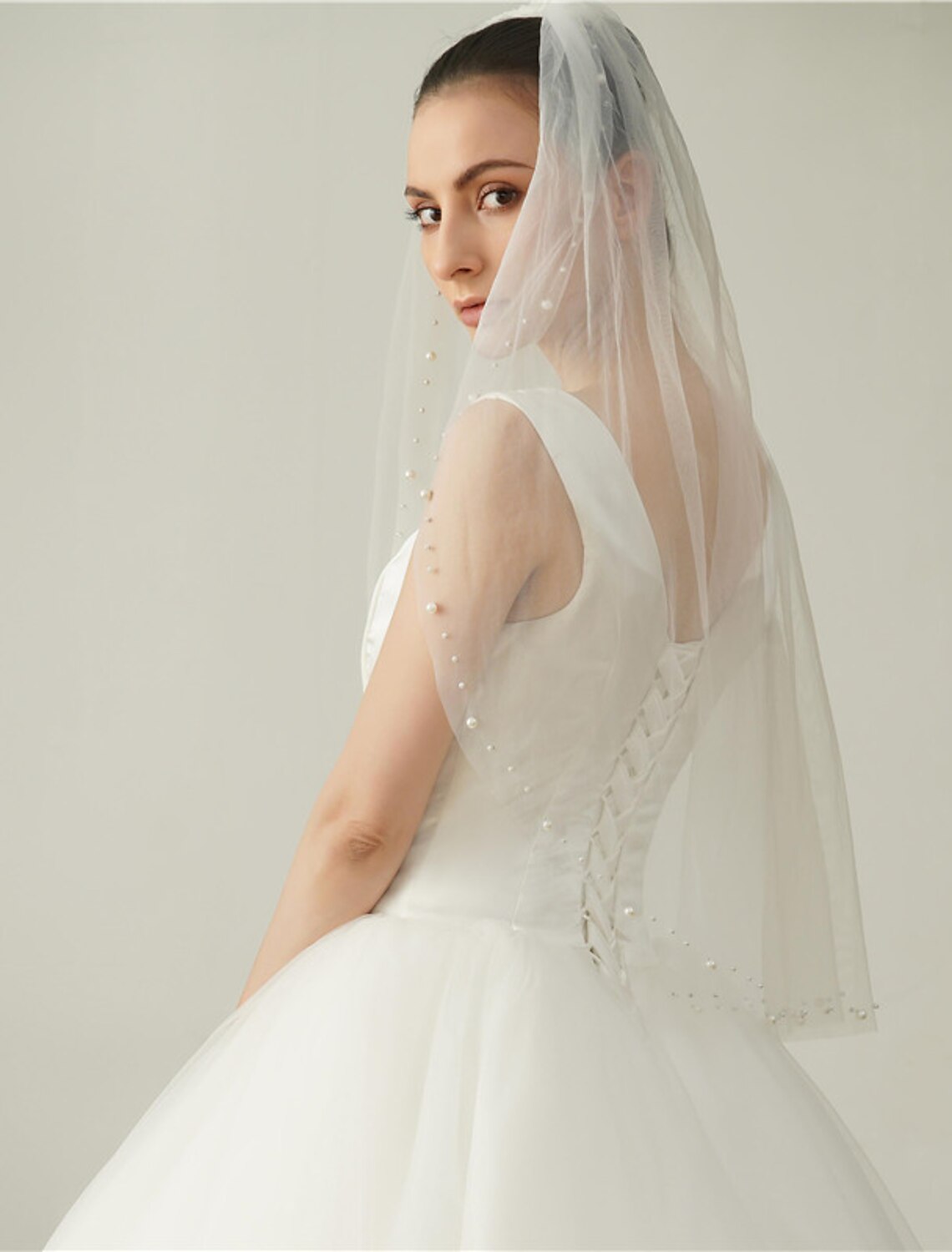 One-tier Pearl Wedding Veil Elbow Veils with Faux Pearl 35.43 in (90cm) Tulle