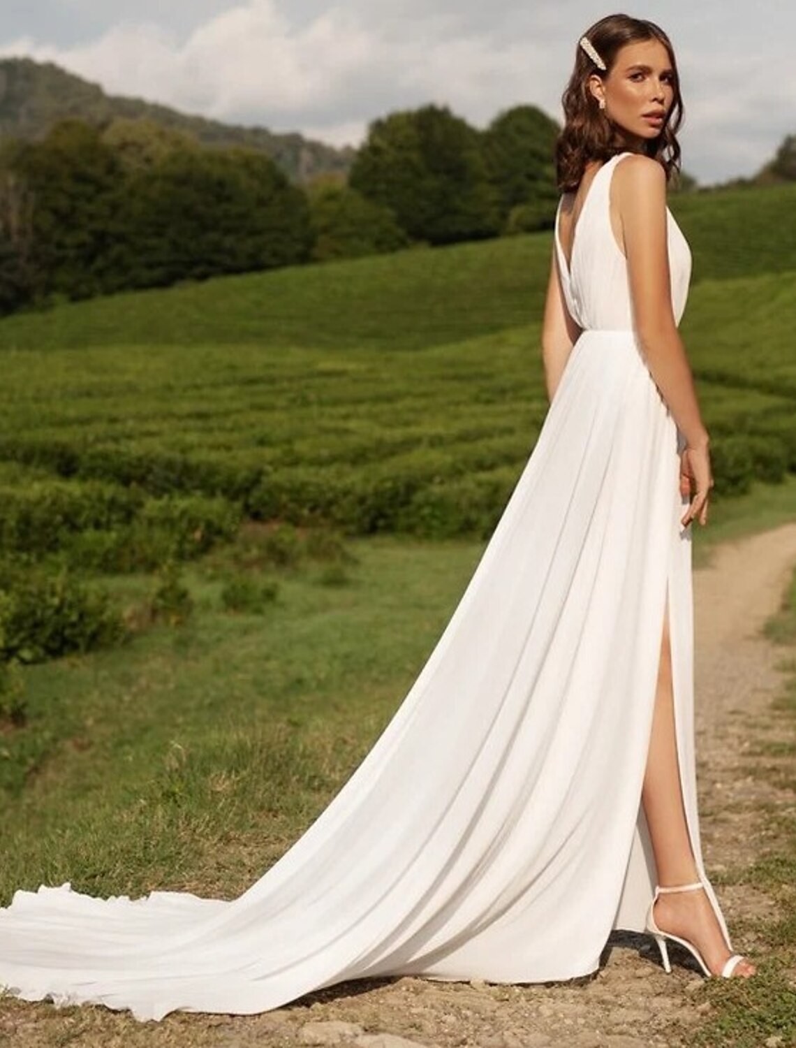 Reception Sexy Casual Wedding Dresses A-Line V Neck Sleeveless Court Train Chiffon Bridal Gowns With Split Front Solid Color 2023 Summer Wedding Party