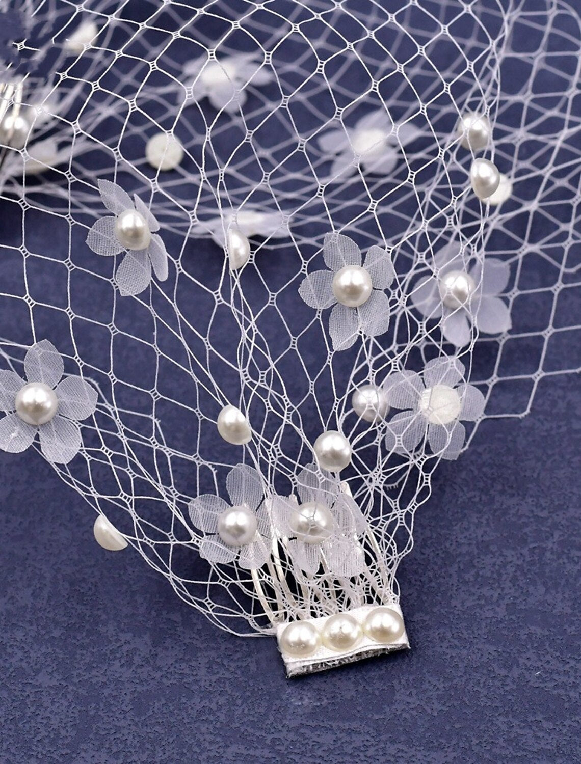 One-tier Stylish / Pearls Wedding Veil Blusher Veils / Birdcage Veils with Faux Pearl / Petal Tulle