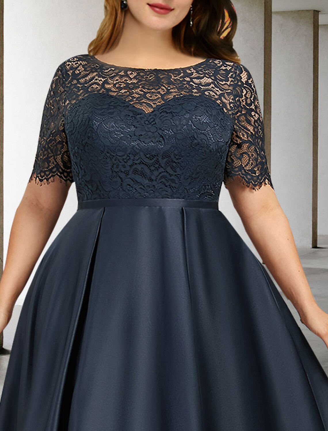 A-Line Plus Size Curve Mother of the Bride Dresses Elegant Dress Formal Asymmetrical Short Sleeve Jewel Neck Satin with Pleats