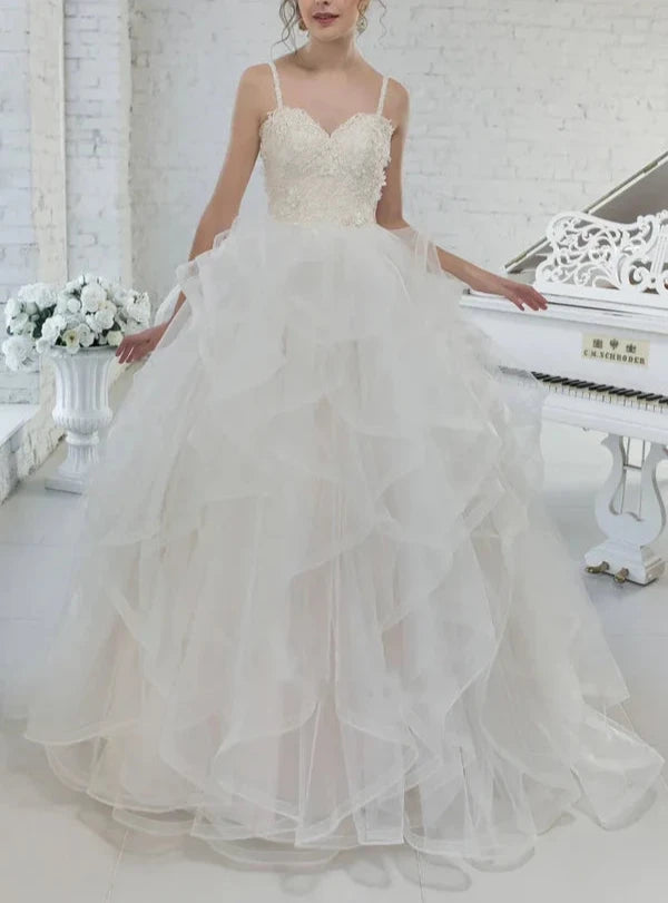 Tulle Ball Gown Ruffled Spaghetti-Straps Sleeveless Wedding Dress with Appliques
