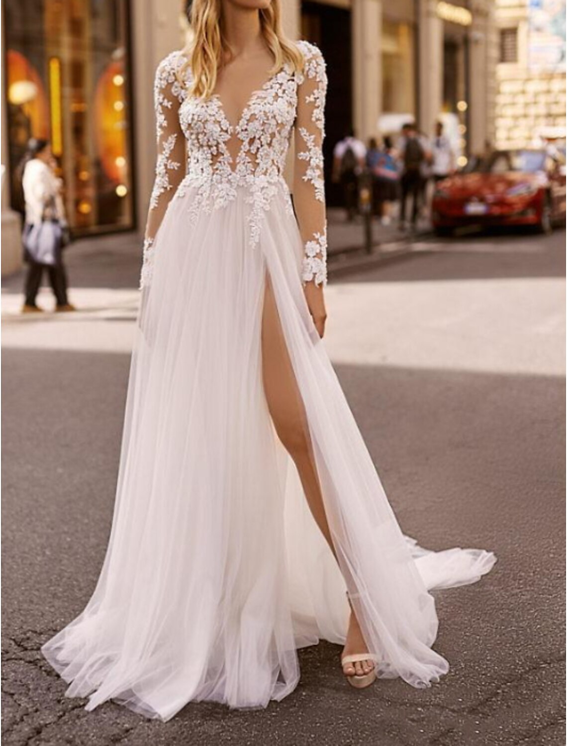 Beach Open Back Wedding Dresses A-Line V Neck Long Sleeve Sweep / Brush Train Lace Bridal Gowns With Lace Embroidery