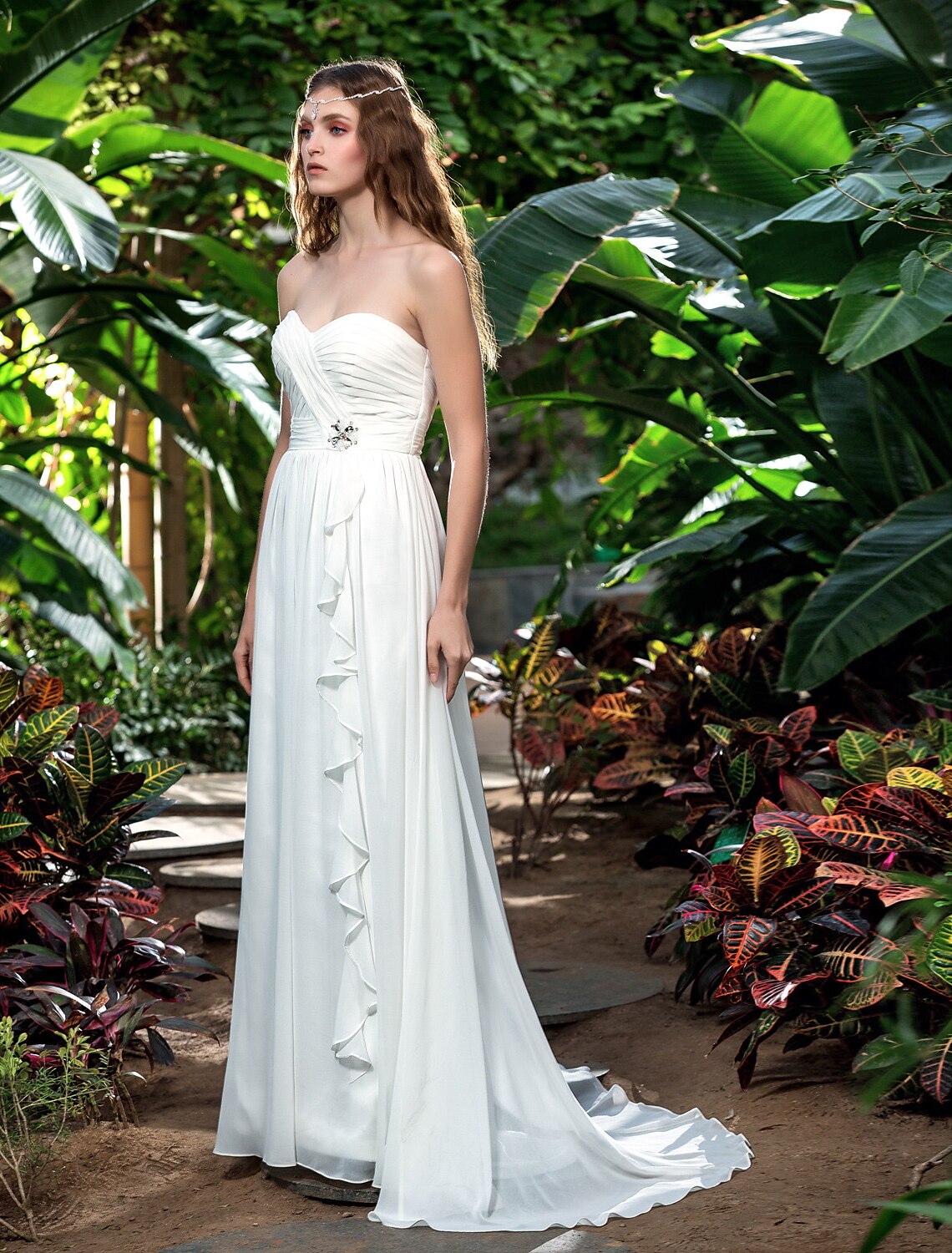 Beach Wedding Dresses Sheath / Column Sweetheart Sleeveless Sweep / Brush Train Chiffon Bridal Gowns With Crystal Sash / Ribbon