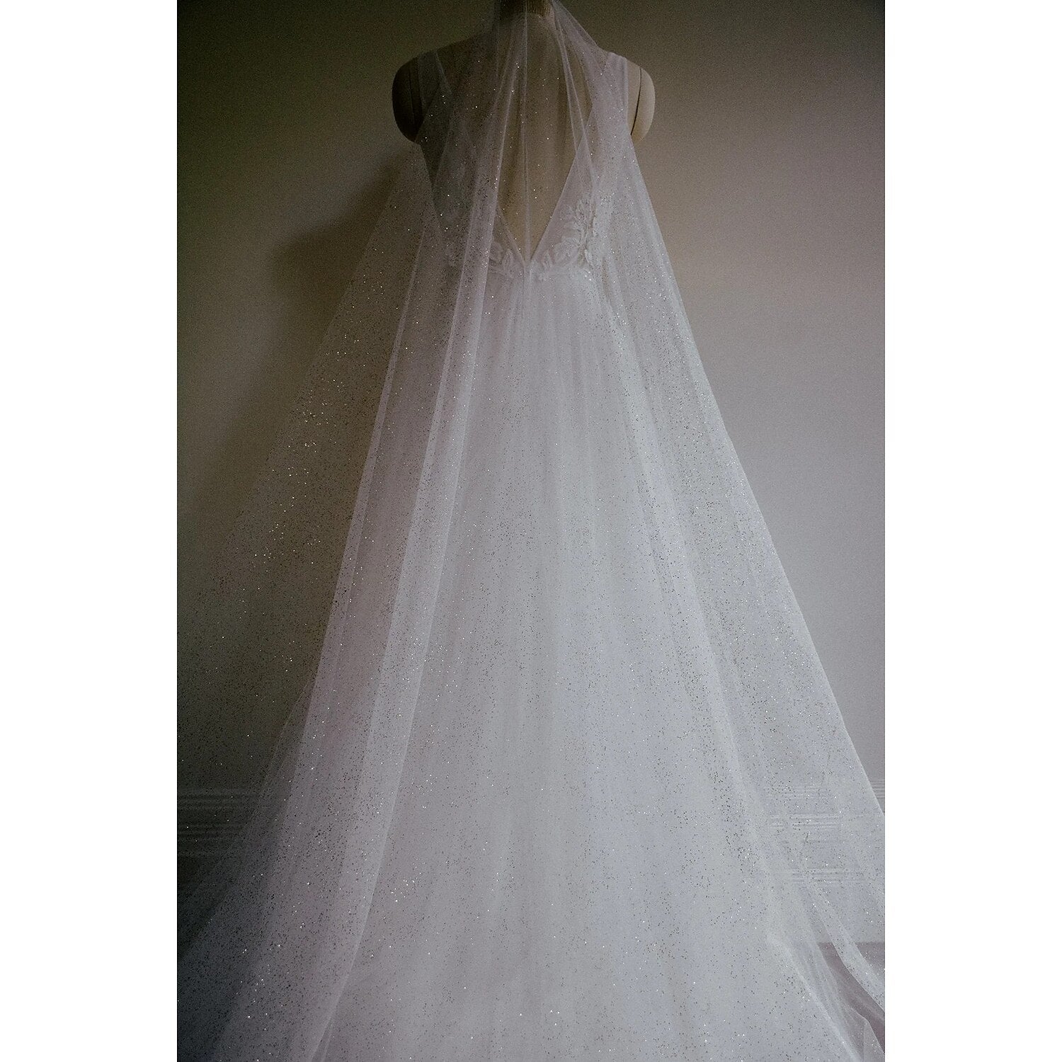 One-tier Simple / Sparkle Shine Wedding Veil Cathedral Veils with Sequin