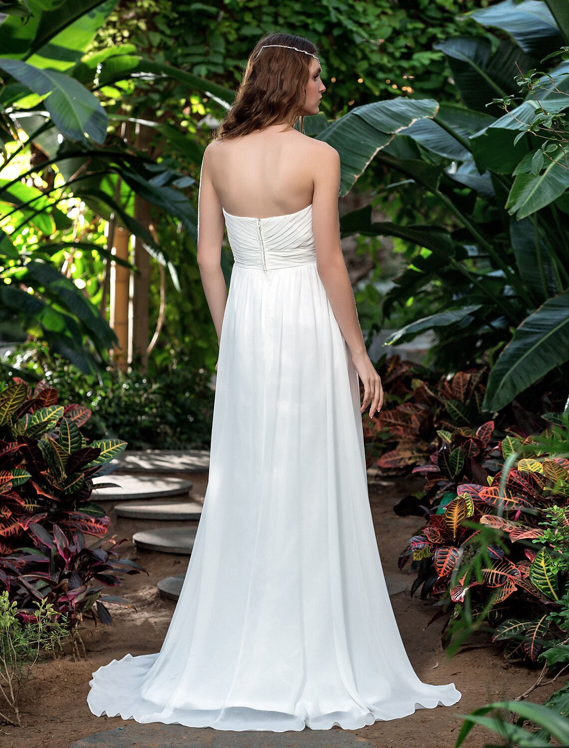 Beach Wedding Dresses Sheath / Column Sweetheart Sleeveless Sweep / Brush Train Chiffon Bridal Gowns With Crystal Sash / Ribbon