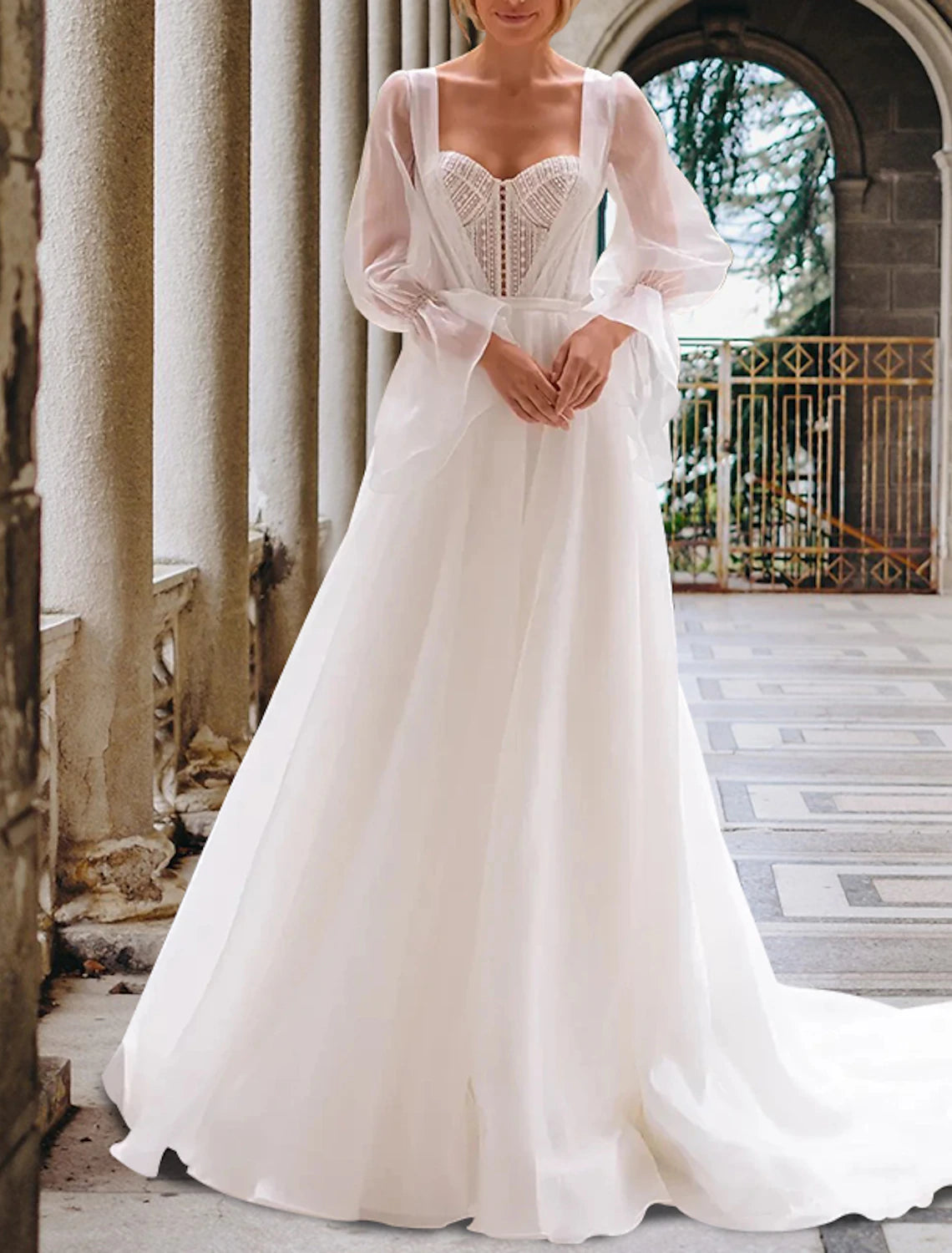 Beach Wedding Dresses A-Line Sweetheart Long Sleeve Court Train Satin Bridal Gowns With Pleats Appliques