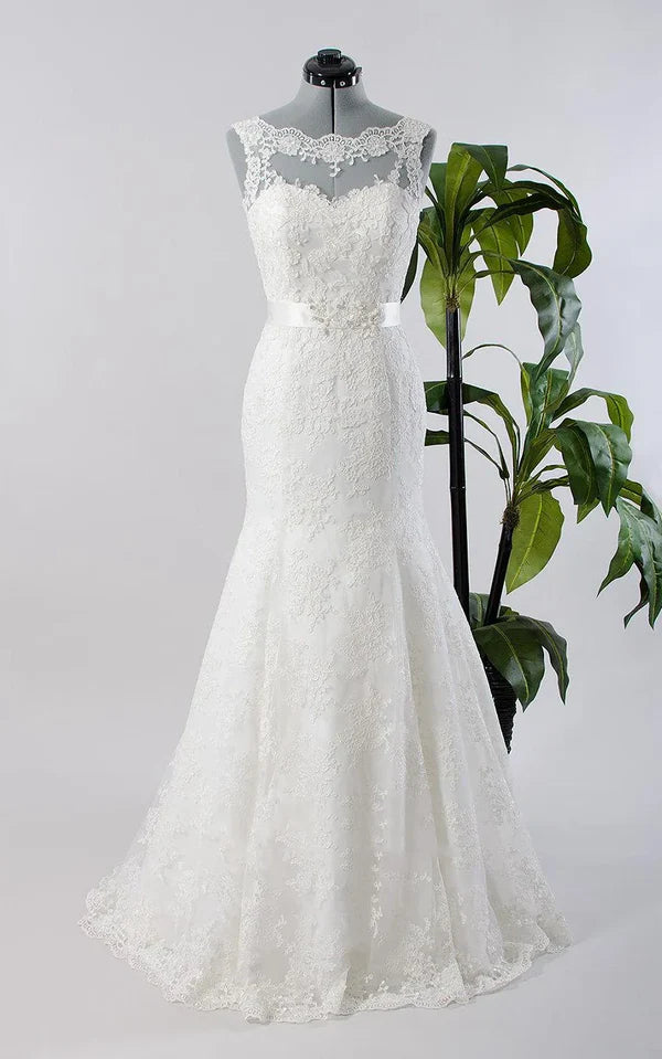 Sleeveless Lace Appliques Backless Sexy Wedding Dress with Sash