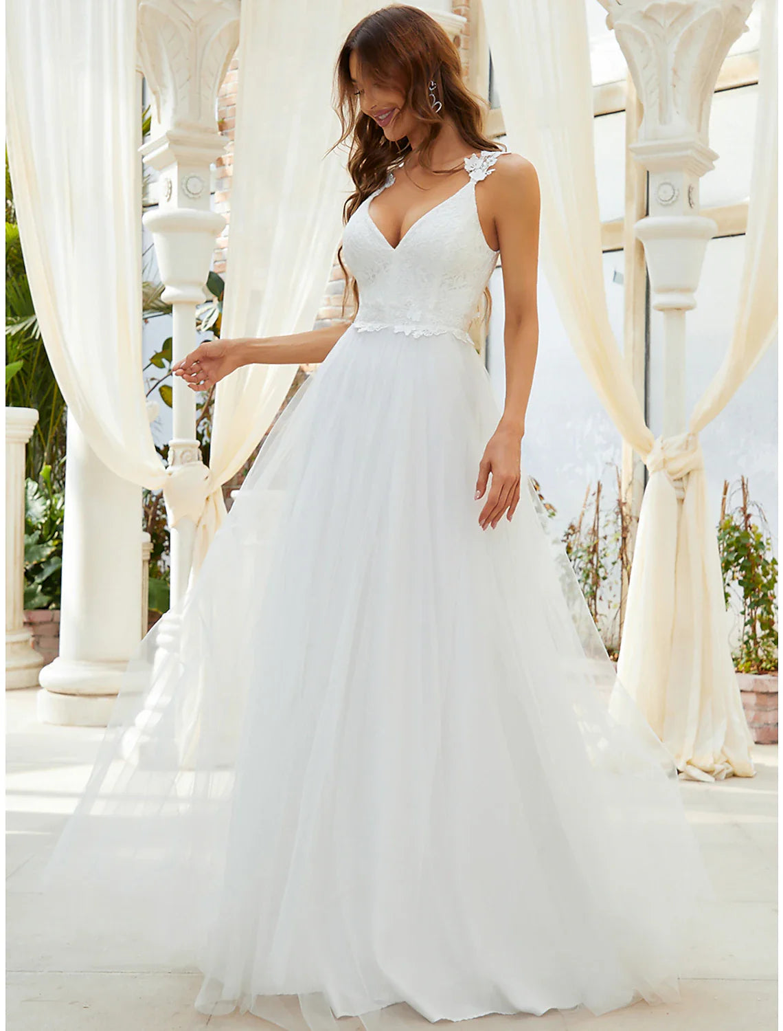 Reception Simple Wedding Dresses A-Line Sweetheart V Wire Regular Straps Sweep / Brush Train Tulle Bridal Gowns With Crystals Appliques