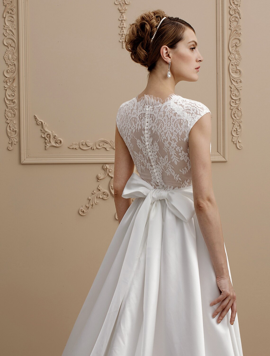 Wedding Dresses A-Line V Neck Cap Sleeve Court Train Lace Over Satin Bridal Gowns With Sashes / Ribbons Bow(s)