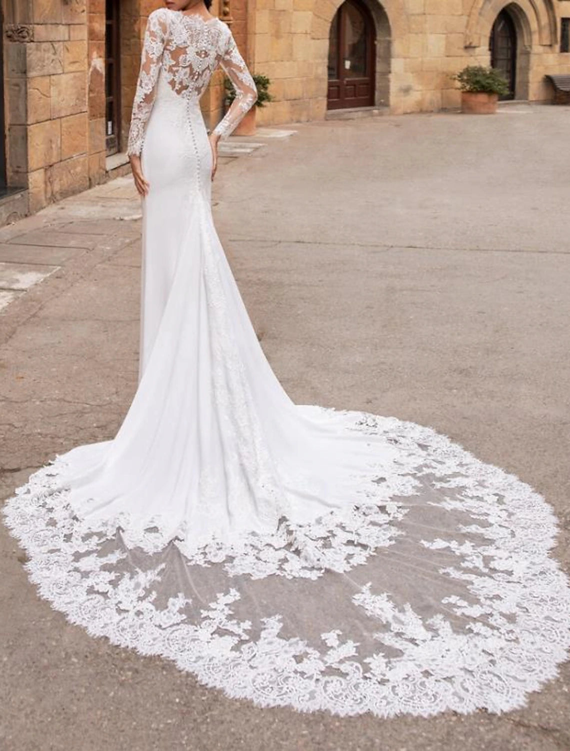 Reception Open Back Formal Wedding Dresses Mermaid / Trumpet V Neck Long Sleeve Chapel Train Lace Bridal Gowns With Appliques