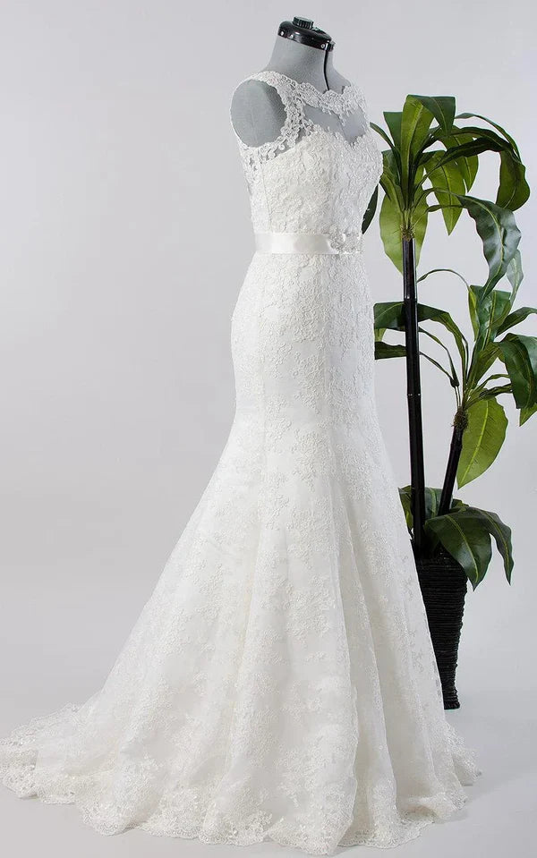 Sleeveless Lace Appliques Backless Sexy Wedding Dress with Sash