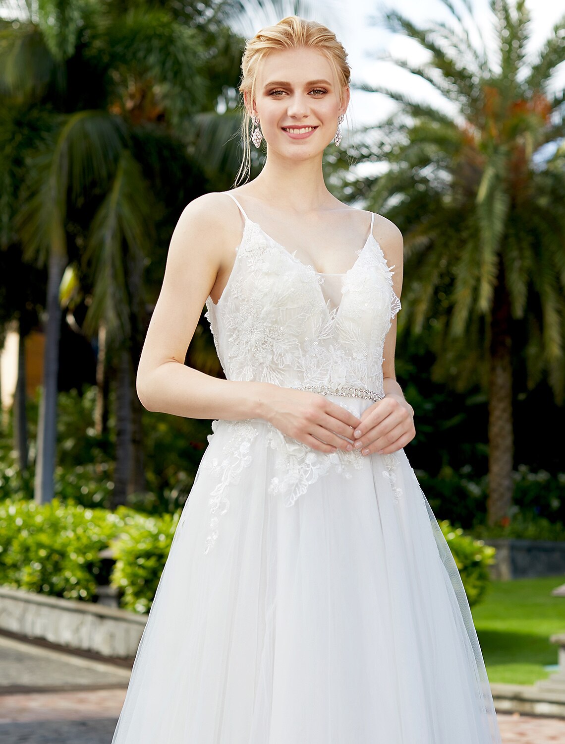 Reception Wedding Dresses A-Line Plunging Neck Sleeveless Floor Length Tulle Over Lace Bridal Gowns With Sashes / Ribbons Beading