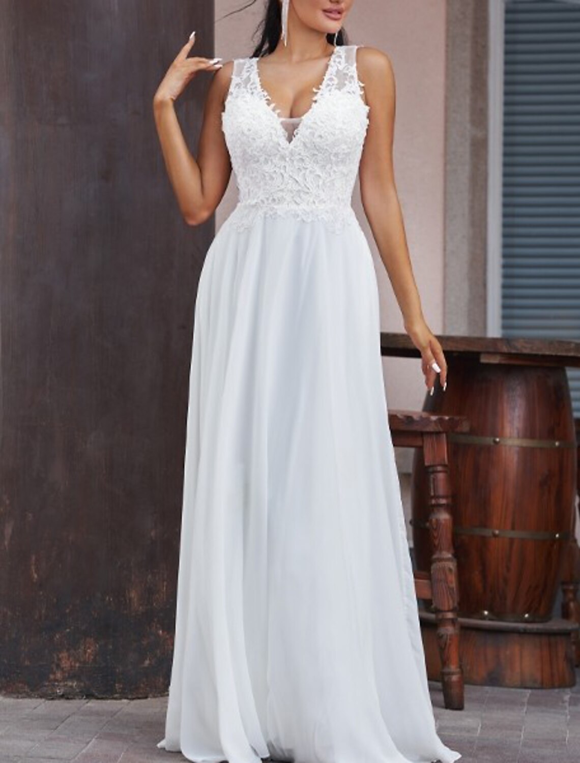 Open Back Wedding Dresses A-Line V Neck Sleeveless Floor Length Chiffon Bridal Gowns With Appliques
