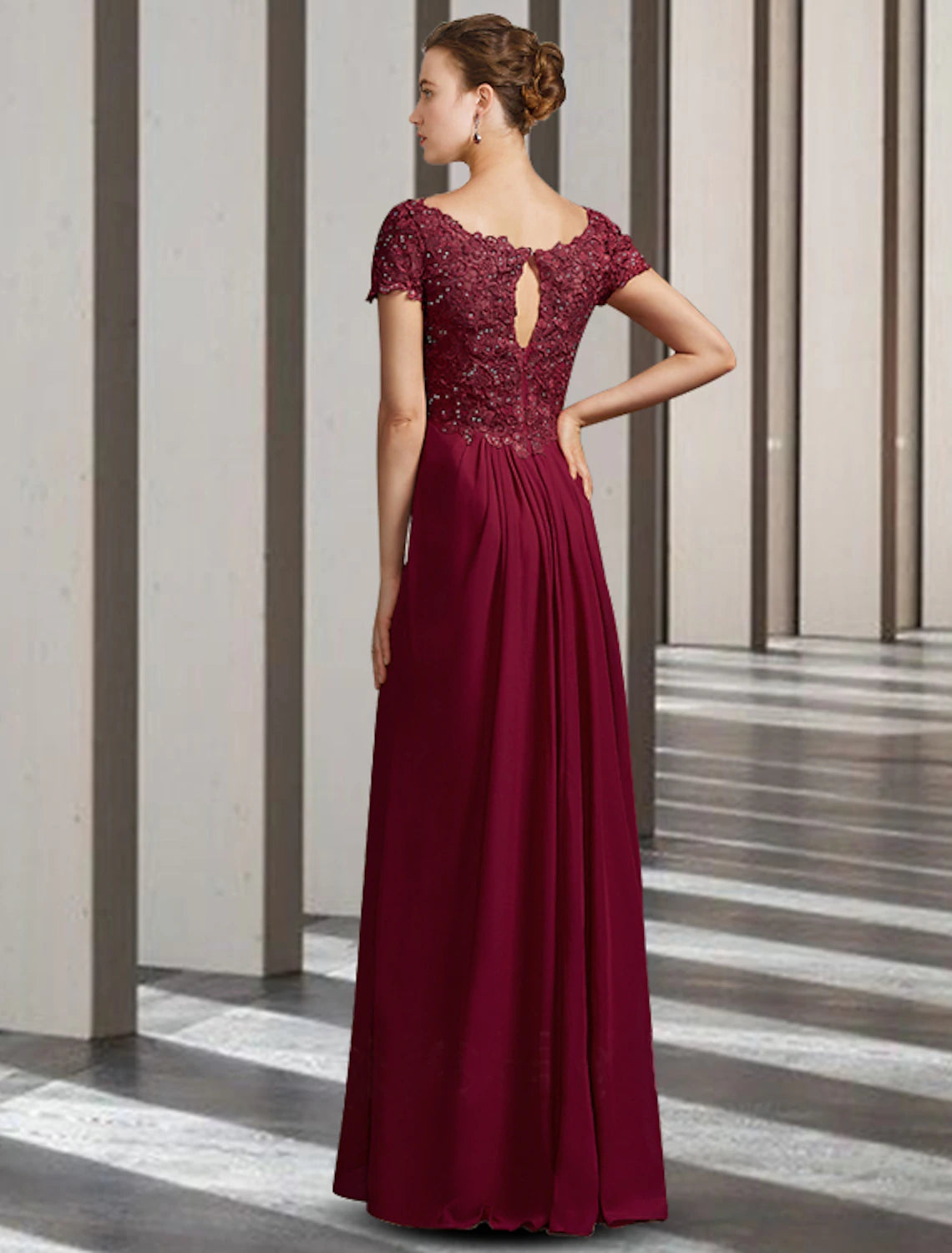 Sheath / Column Mother of the Bride Dress Elegant V Neck Floor Length Chiffon Lace Short Sleeve with Appliques
